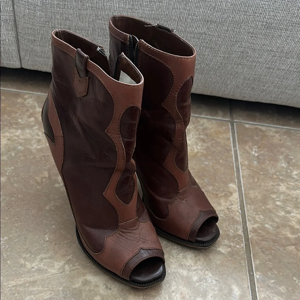 Stylish Brown Leather Peep-Toe Ankle Boots - Picture 1 of 3
